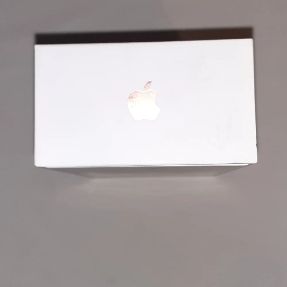 Apple iPhone 7 (empty box)